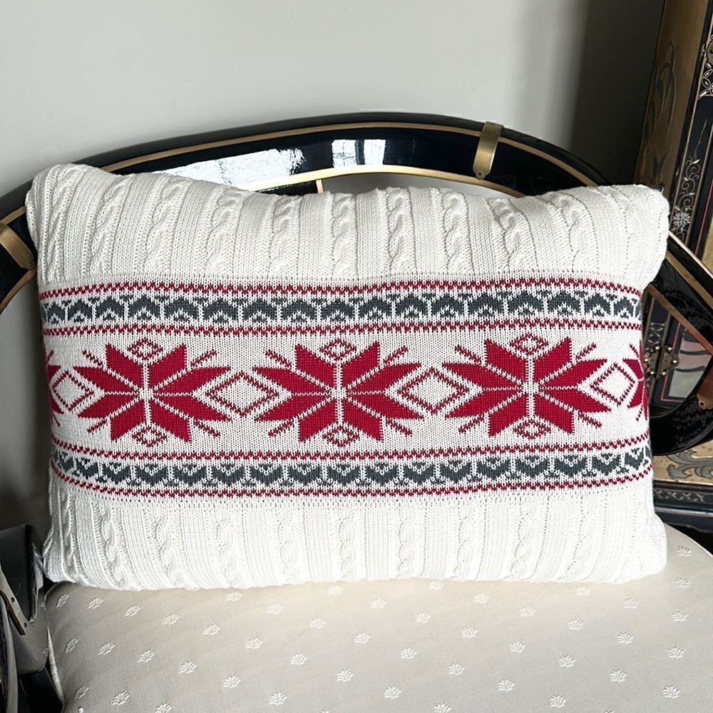 Snowflake Knit Rectangular Pillow 16”x24”